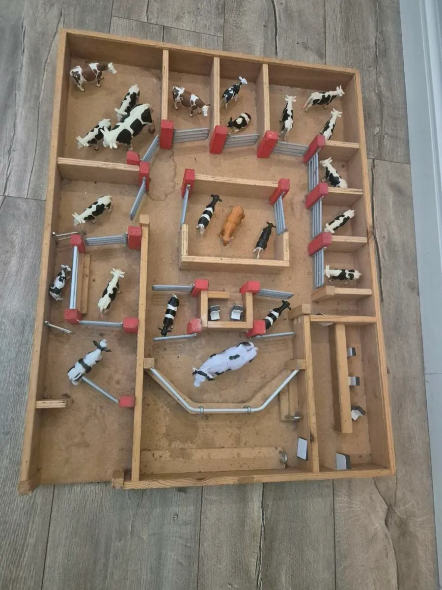 600x 800 Wooden mart, second hand, mart - Image 1