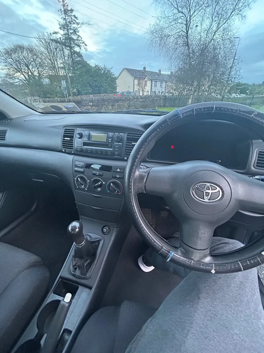 Toyota Corolla 2005 - Image 2