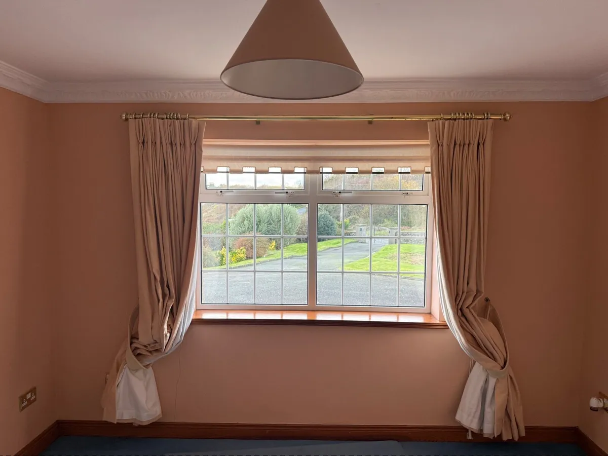 Curtains - Image 2