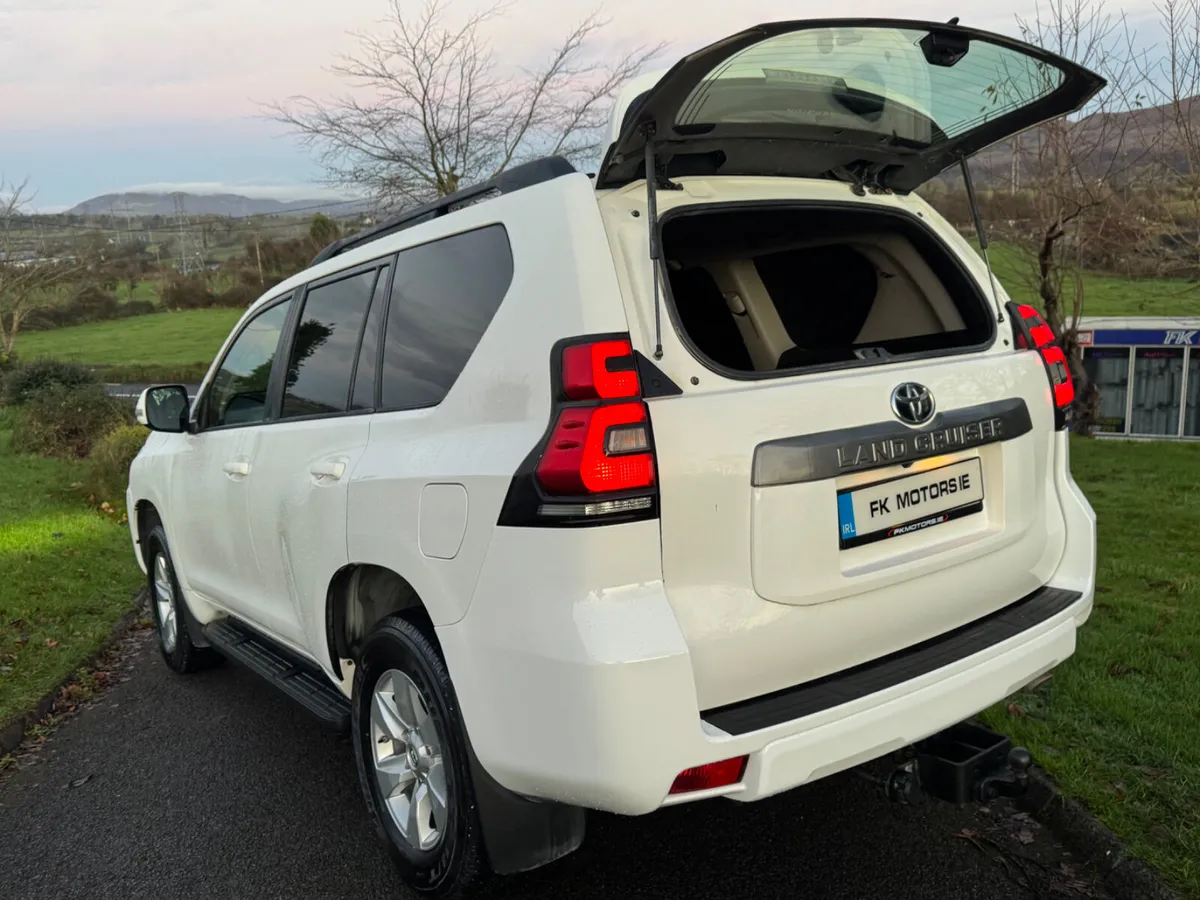 + vat Toyota Land Cruiser 2021 LWB - Image 2