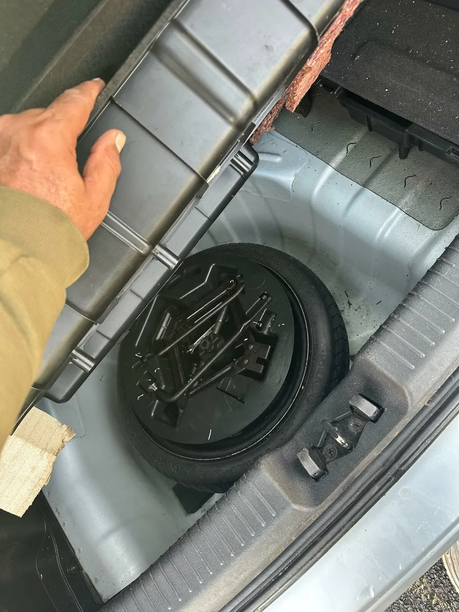 hundai 2011 nctd&tax &yaris 07 - Image 3