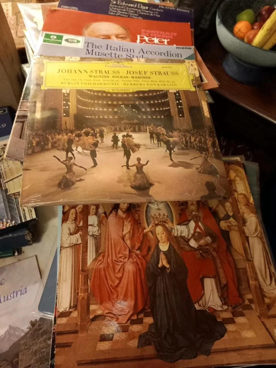 270 mint condition LPs, mainly classical,  D18 - Image 4