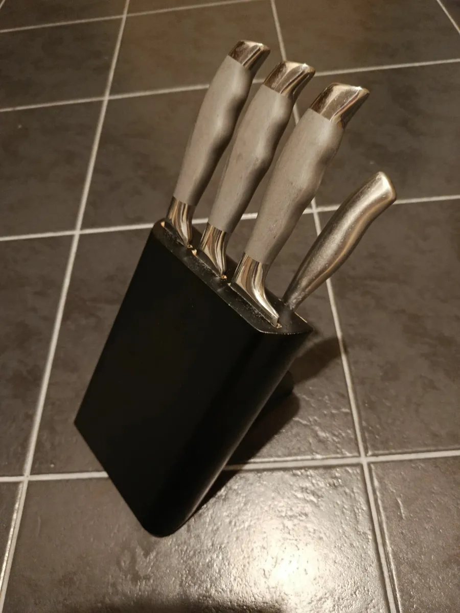 Kitchen set and stand - Image 2