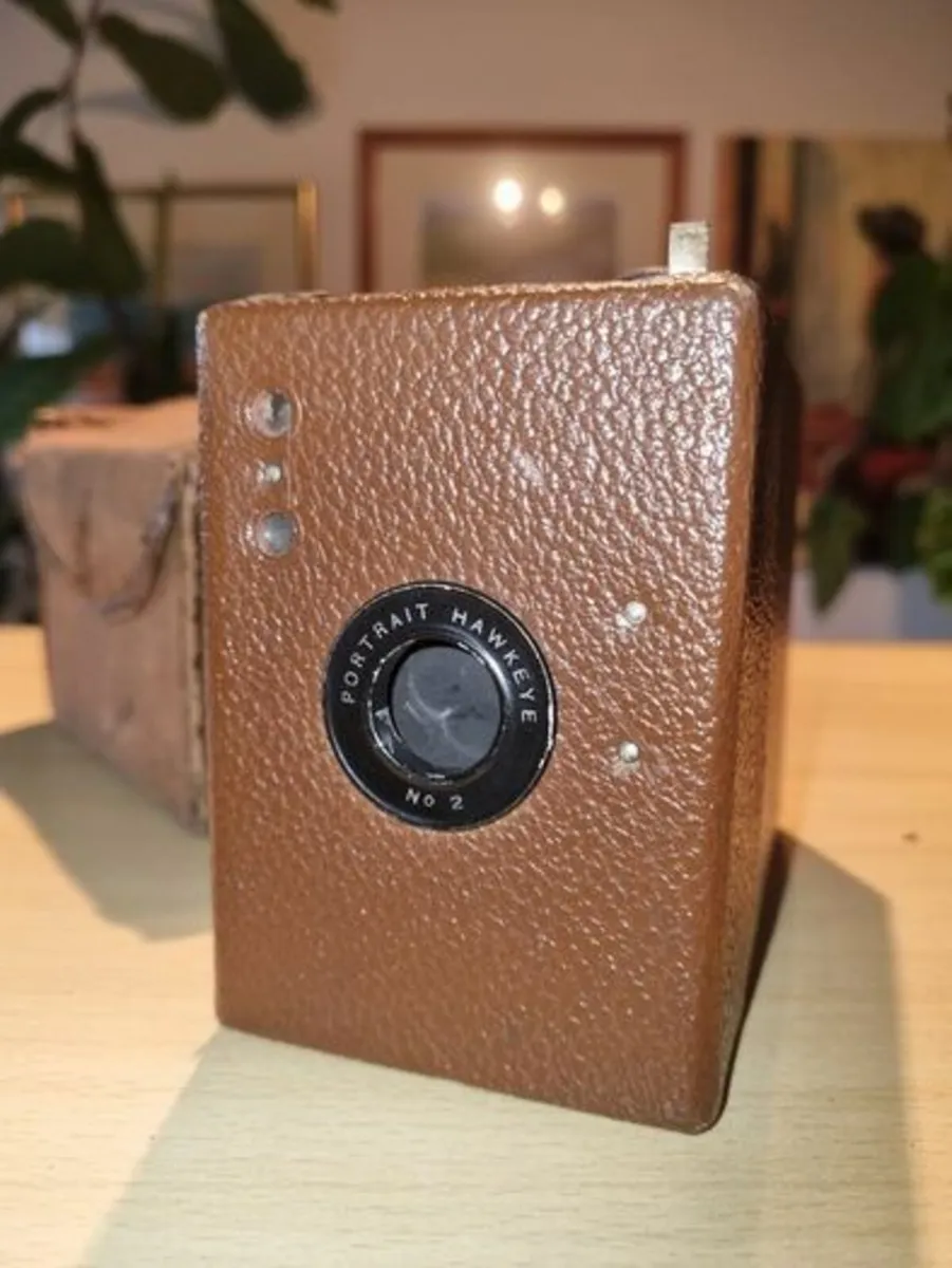 Kodak, Portrait Hawkeye No.2 Box Camera - Image 1