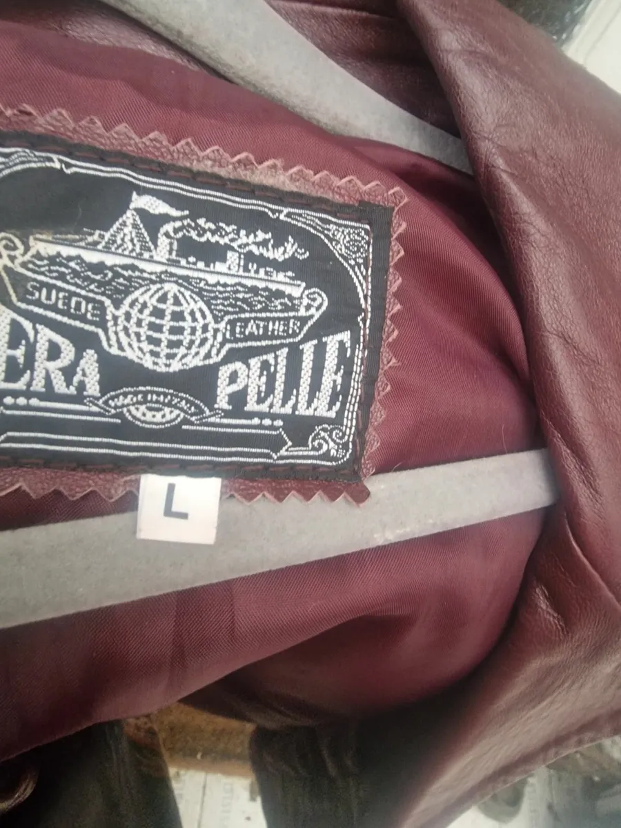 Ladies leather jacket. - Image 2