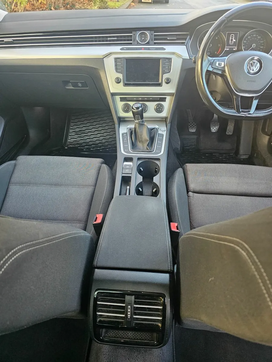 Volkswagen Passat 2016 - Image 4