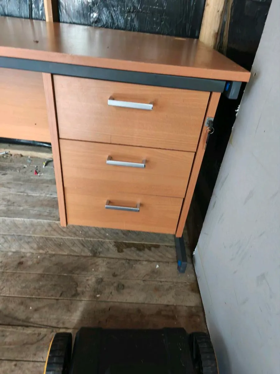 Desk and chair - Image 2