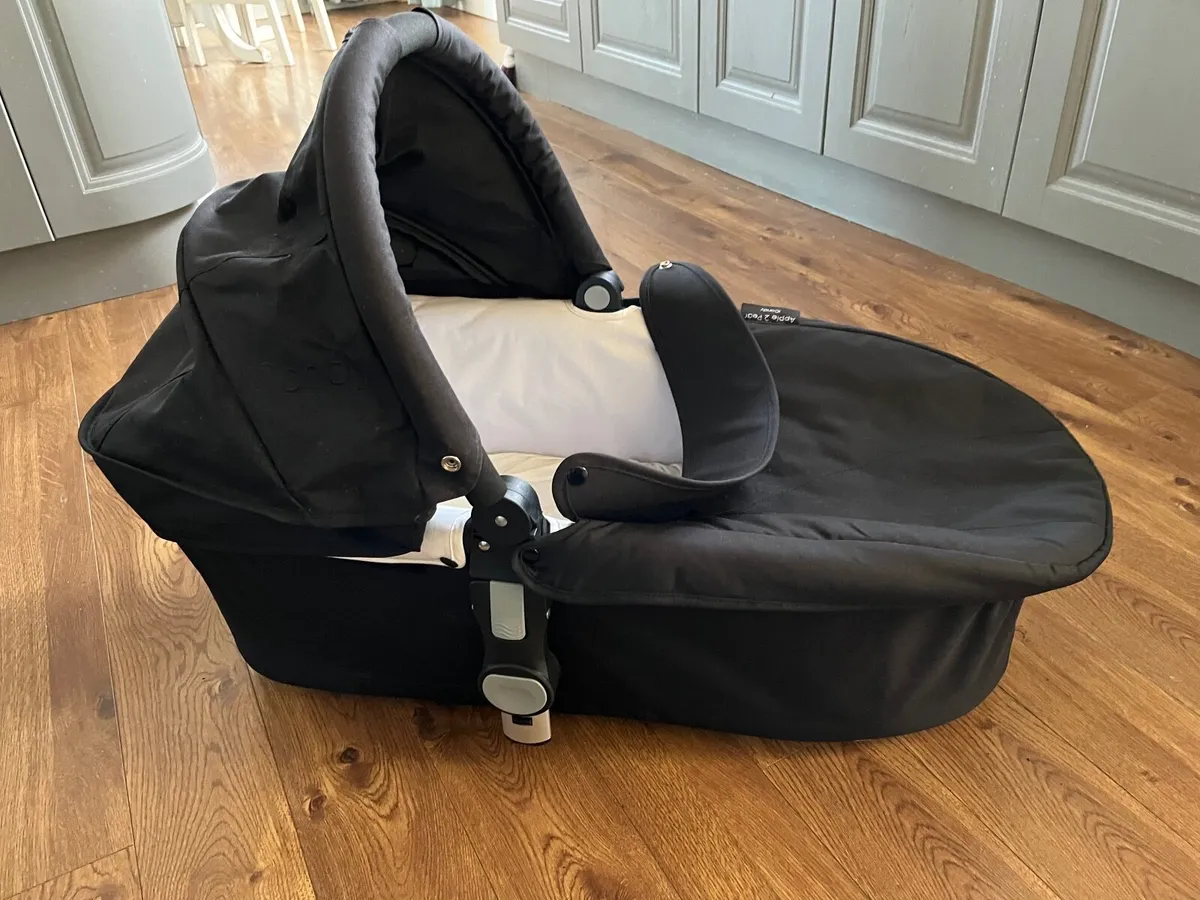 Maxi cosi baby bassinet for pushchair - Image 1