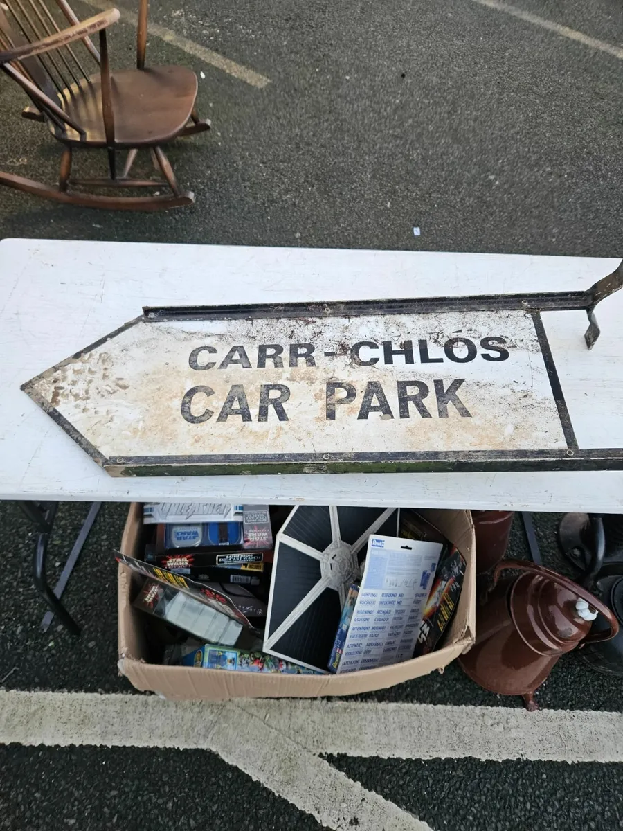 Road Sign Car Park - Image 2