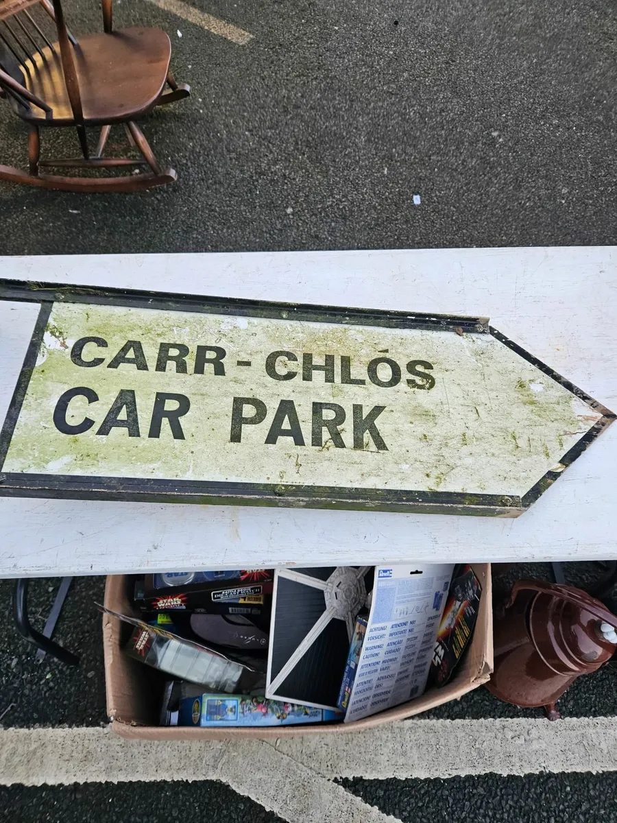 Road Sign Car Park - Image 3