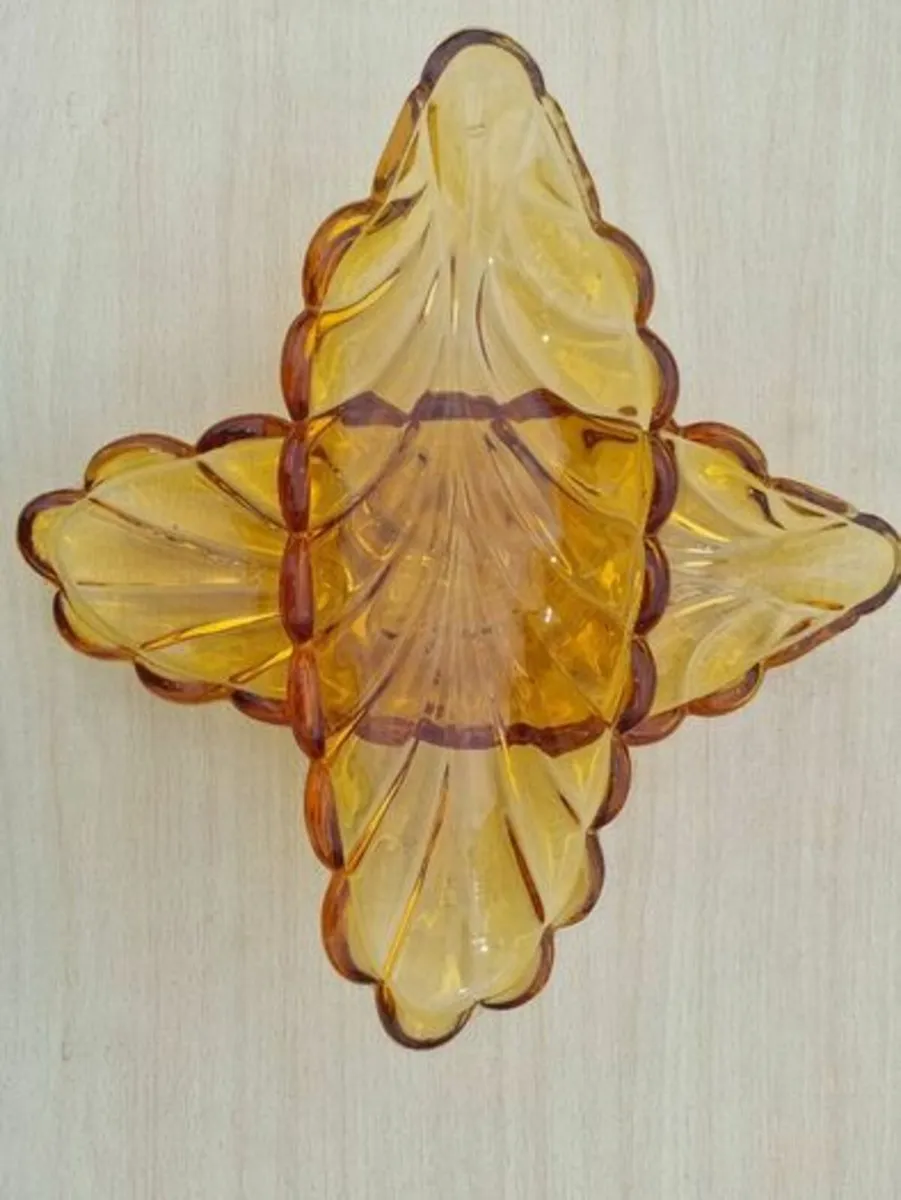 Art deco style two amber serving trays - Image 2