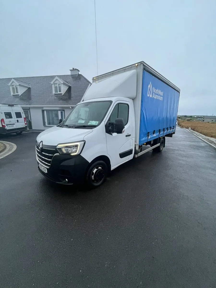 2022 renault master twin wheel curtinside - Image 2