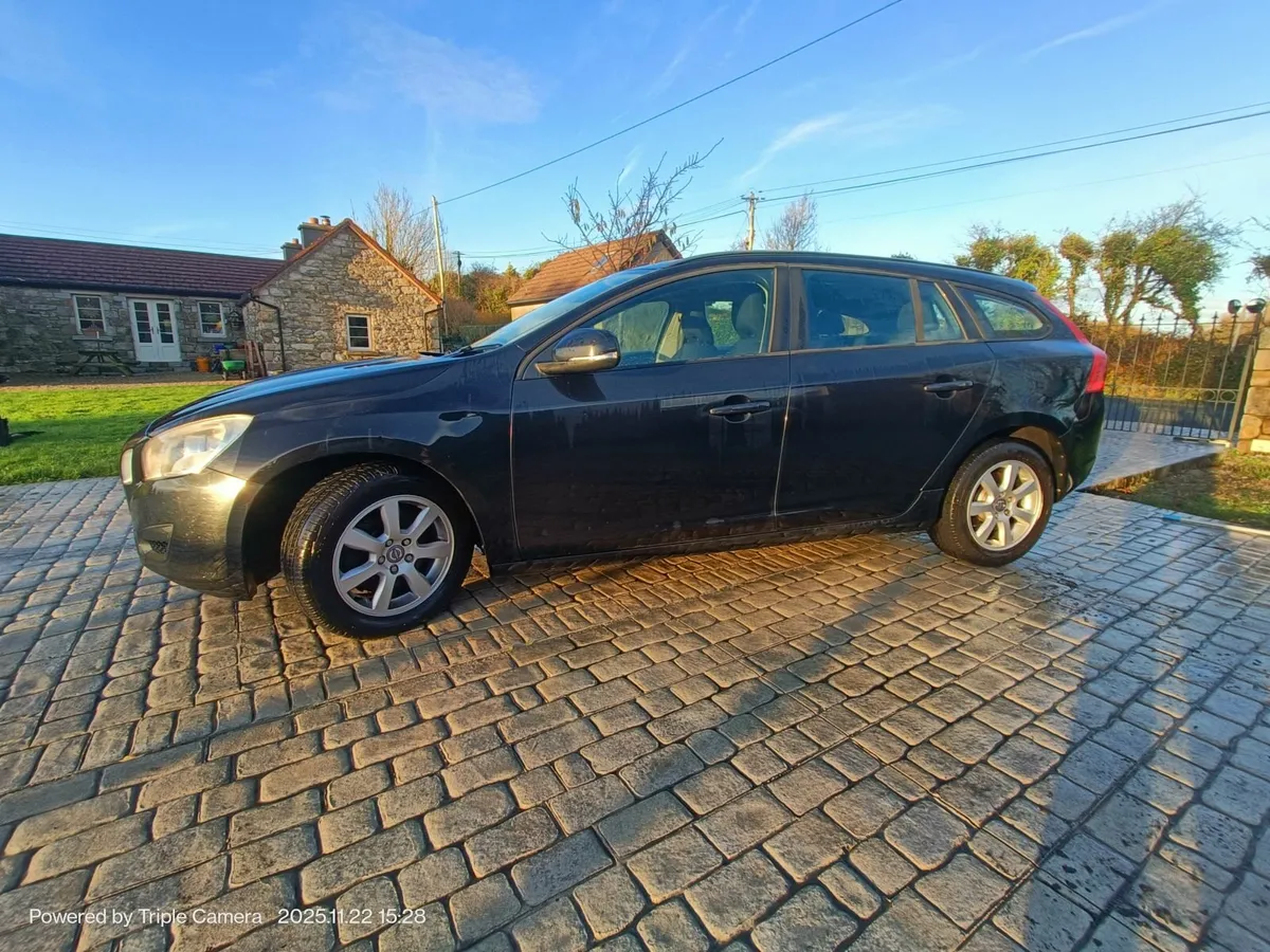 Volvo V60 2013 - Image 2