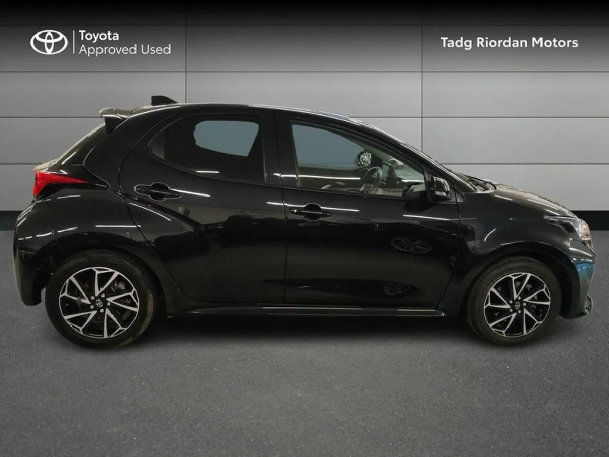 Toyota Yaris 1.5 HYBRID L/SPORT * PRICE REDUCTION* - Image 3