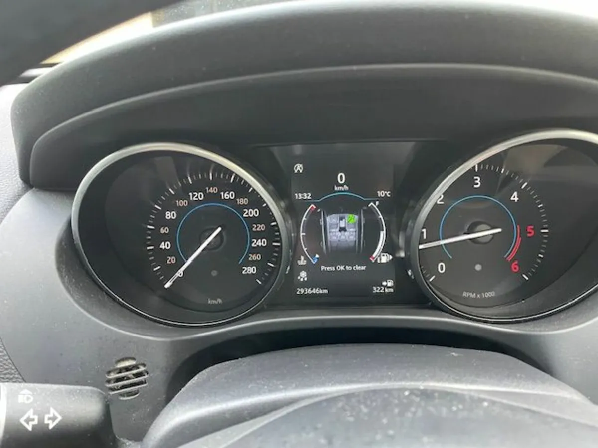 Jaguar F-Pace 2017 - Image 2