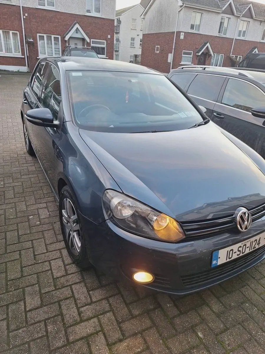 2010 Volkswagen Golf - Image 1