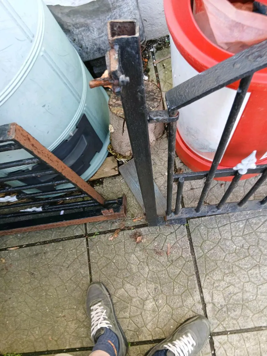 Pedestrian gates x2 - Image 4