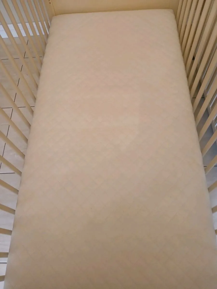 Baby elegance cot bed...140 x 70 + mattress. - Image 3