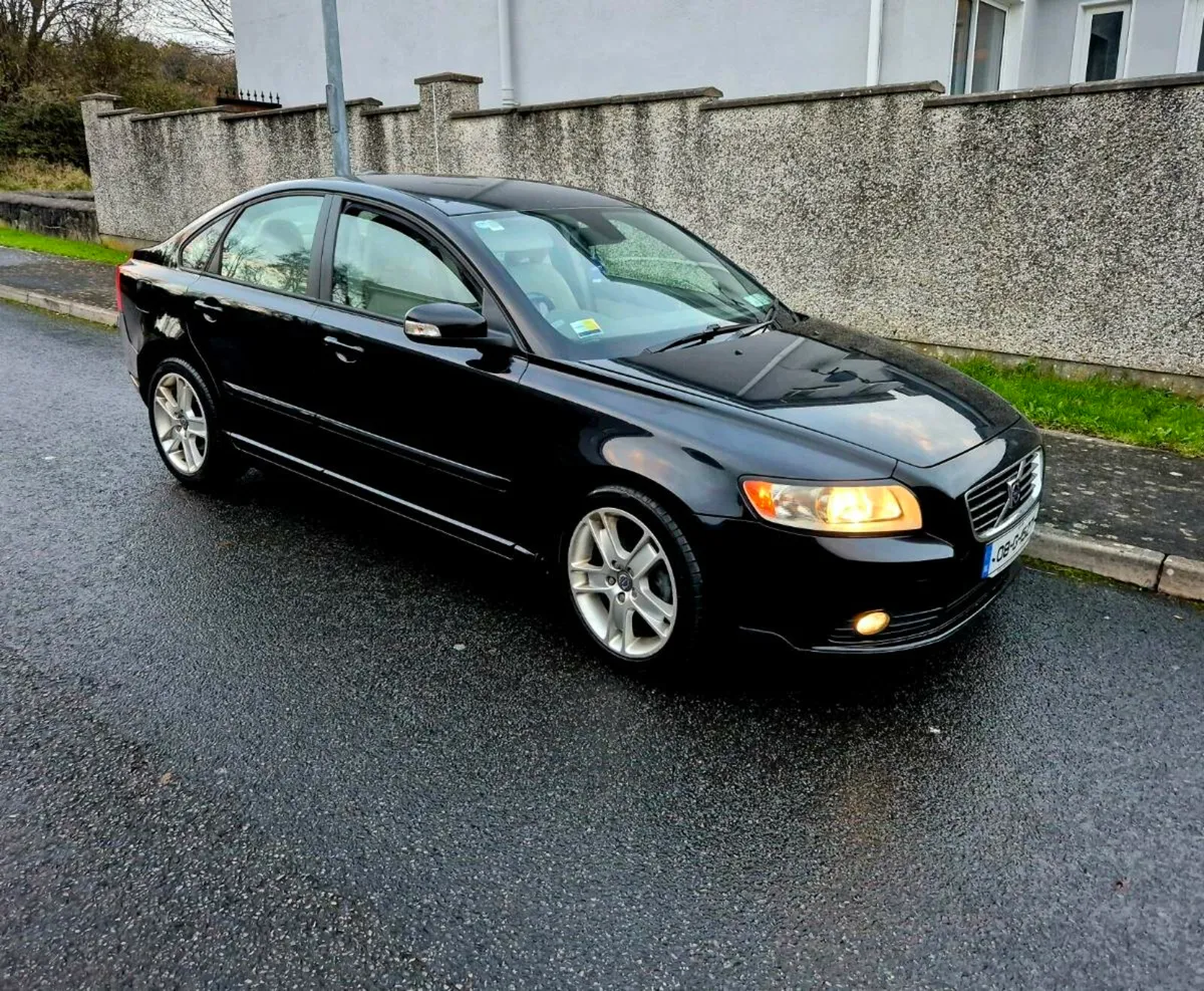 2008 VOLVO S40 - Image 1