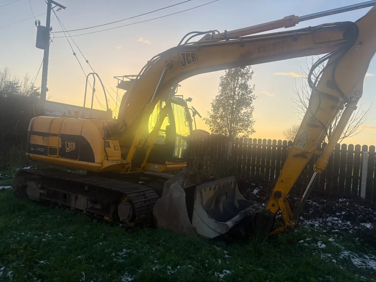 JCB track digger 130 groundwork - Image 3