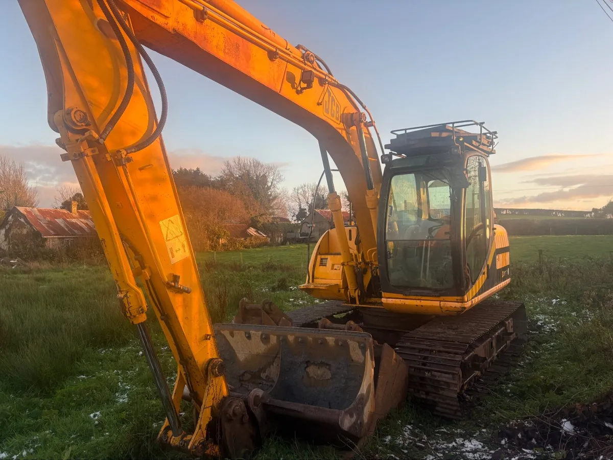 JCB track digger 130 groundwork - Image 1