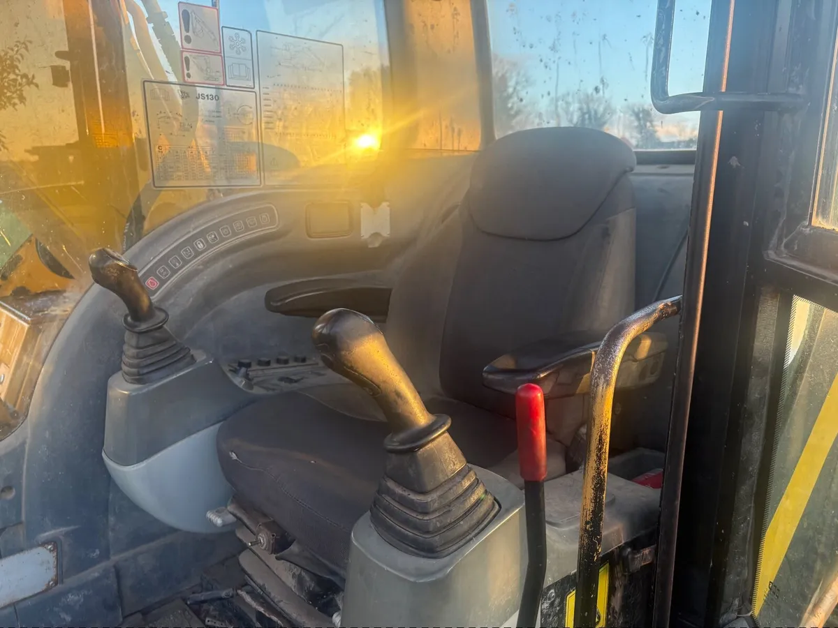 JCB track digger 130 groundwork - Image 4