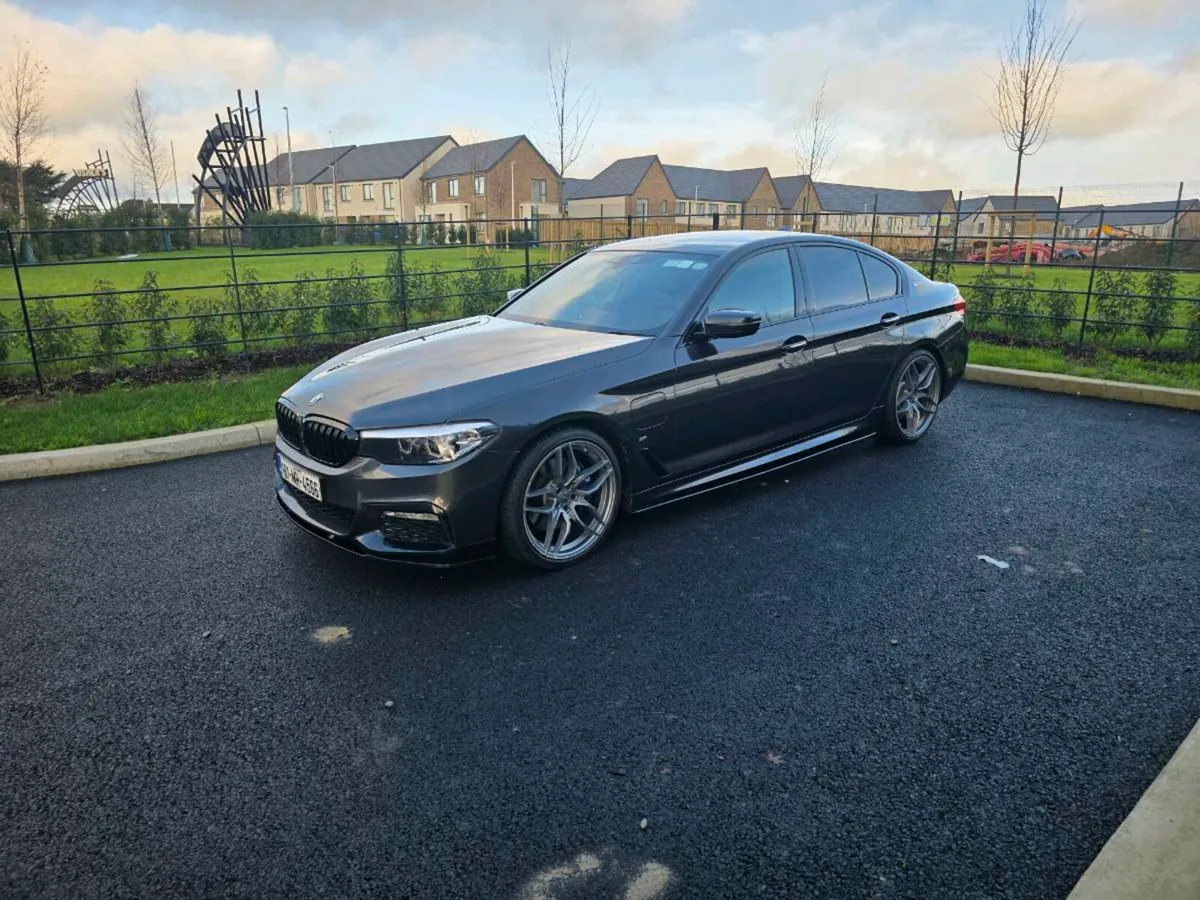 BMW 5 series 530e - Image 2