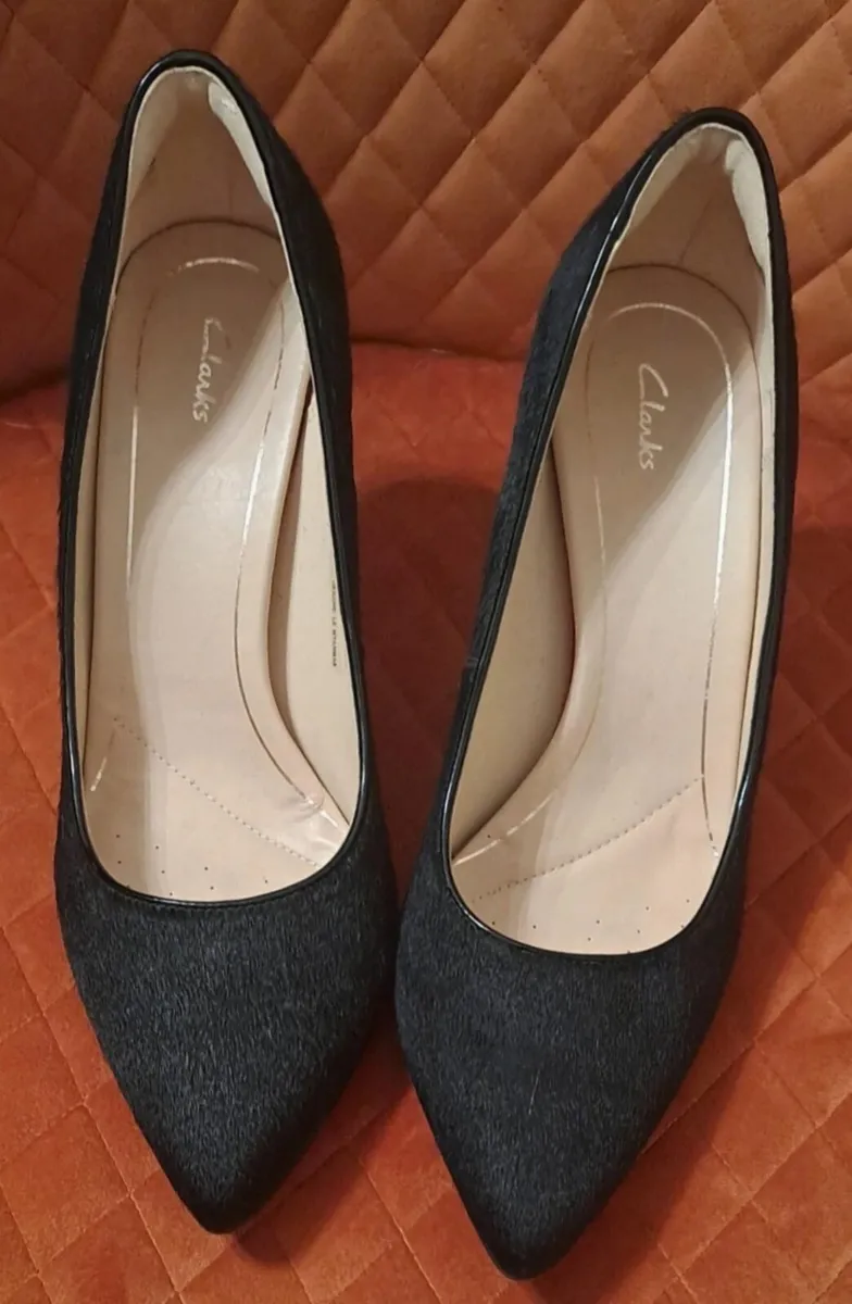 Clarks Leather Fur Court Shoe - Image 3