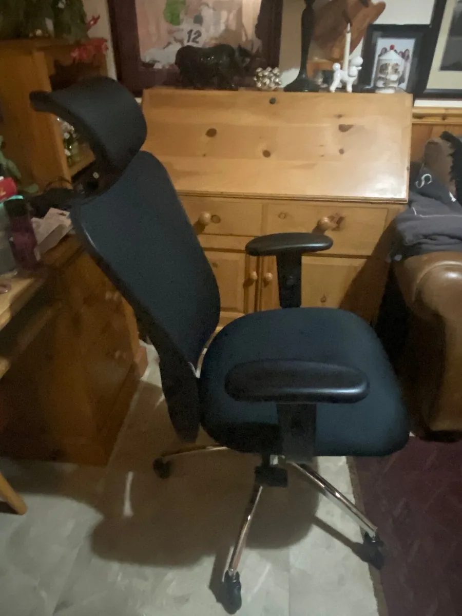 Office Chair - Image 4