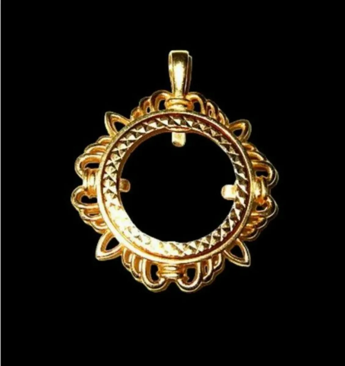 Vintage 9ct Gold (Half) Sovereign Holder Pendant - Image 2