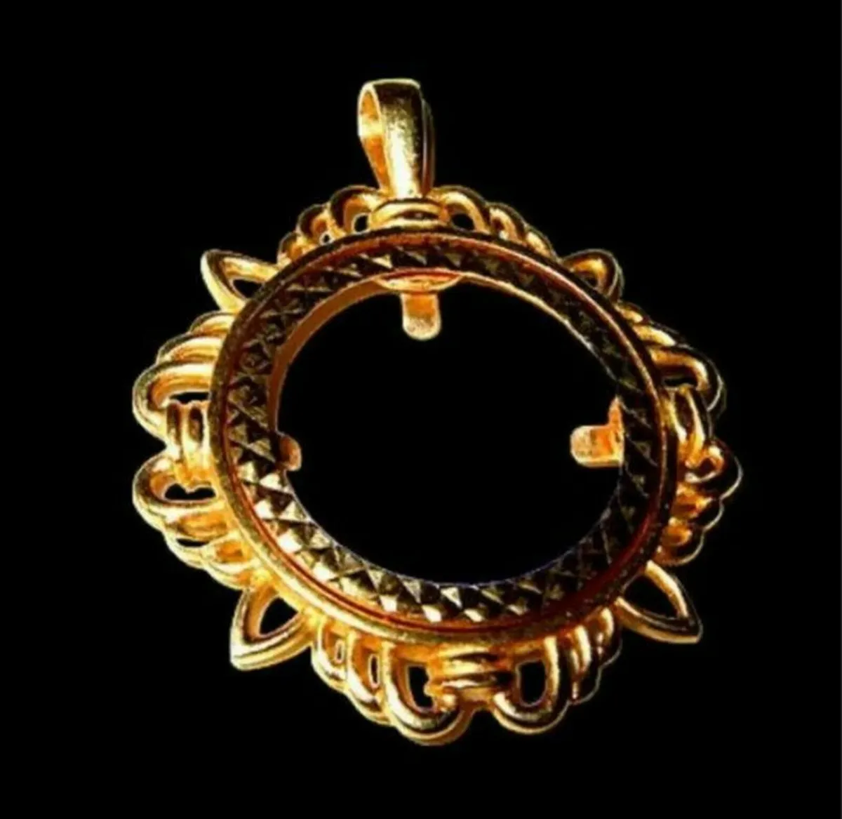 Vintage 9ct Gold (Half) Sovereign Holder Pendant - Image 3