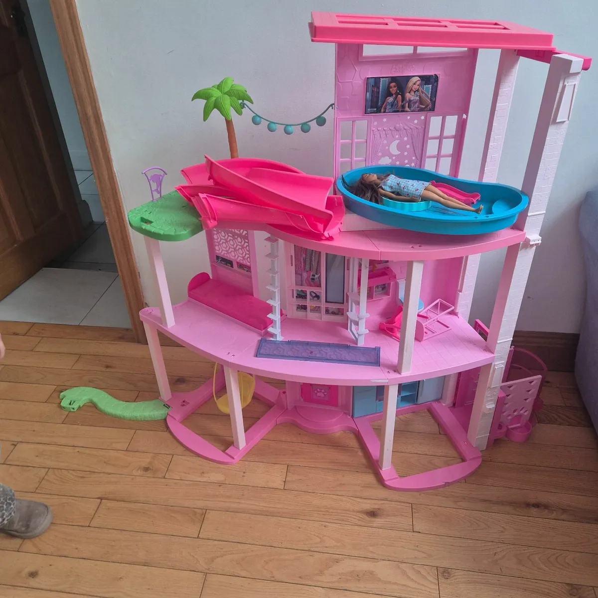 Barbie dreamhouse