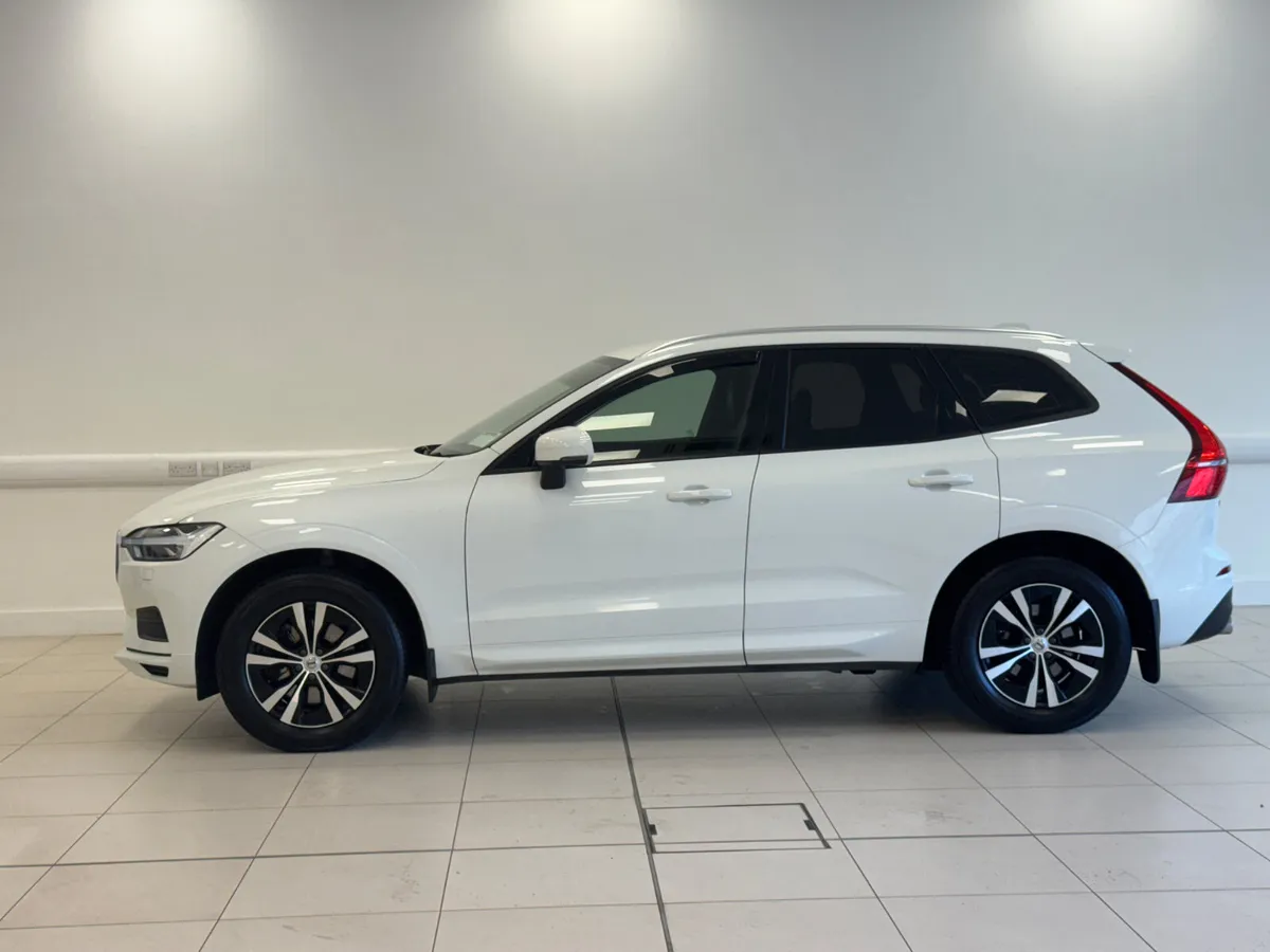 Volvo XC60 2020 AWD - Image 3