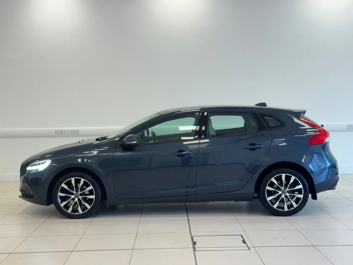 Volvo V40 2019 - Image 4