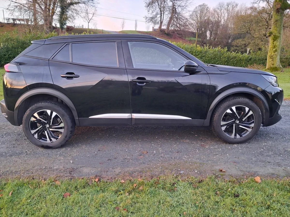 231 PEUGEOT 2008 LIGHT DAMAGE - Image 4