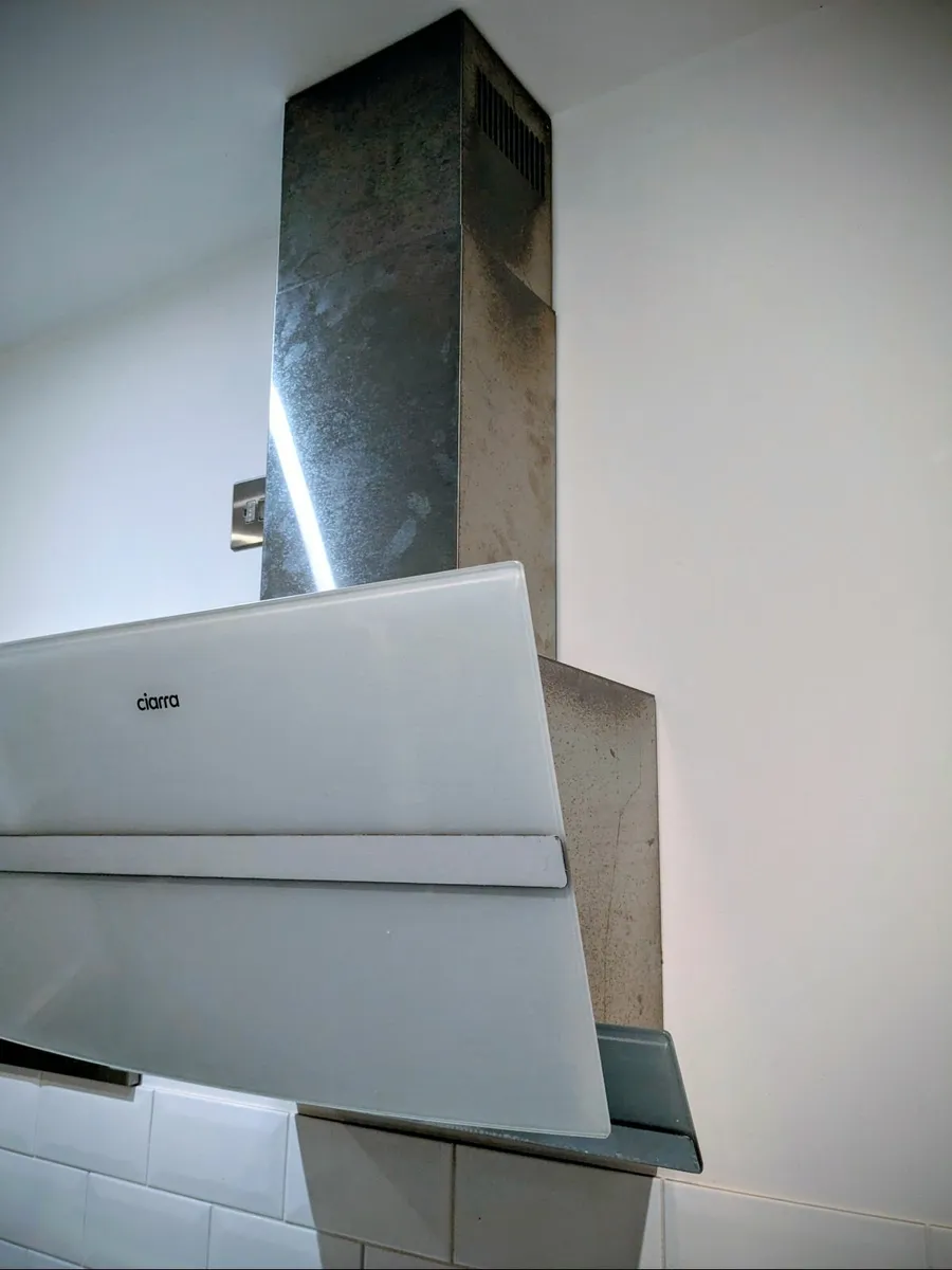 Ciarra Angled Glass Extractor Hood - Image 3
