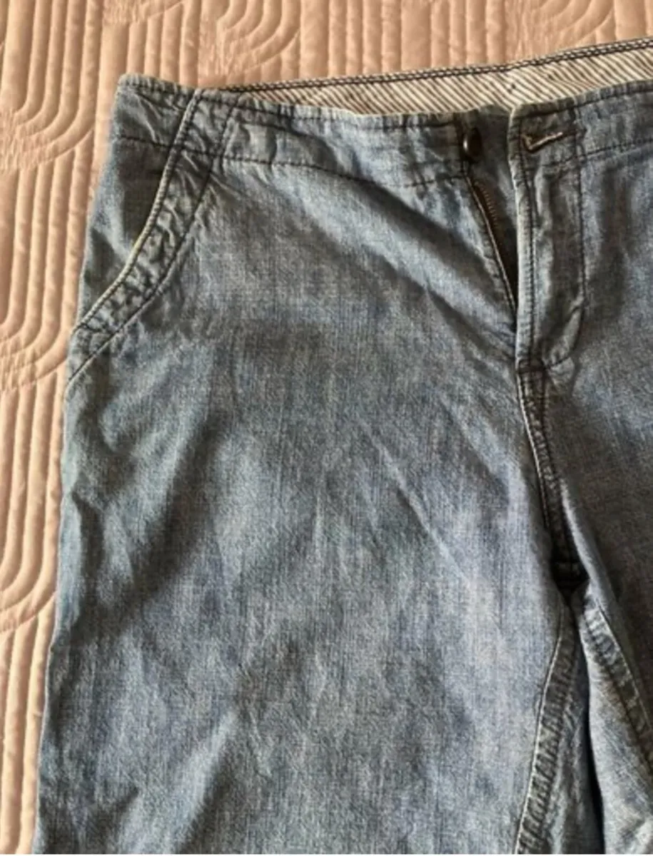 M&S Three Quarter length trousers Size 14 - Image 2