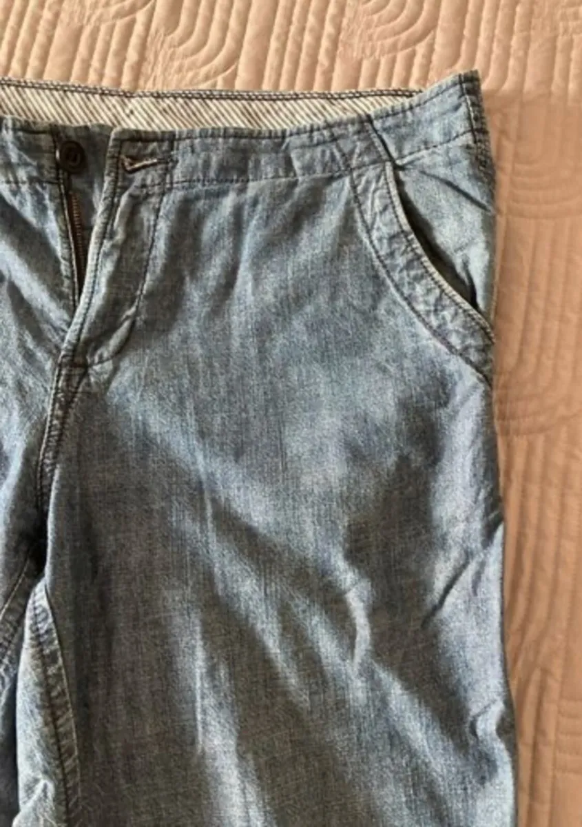 M&S Three Quarter length trousers Size 14 - Image 4