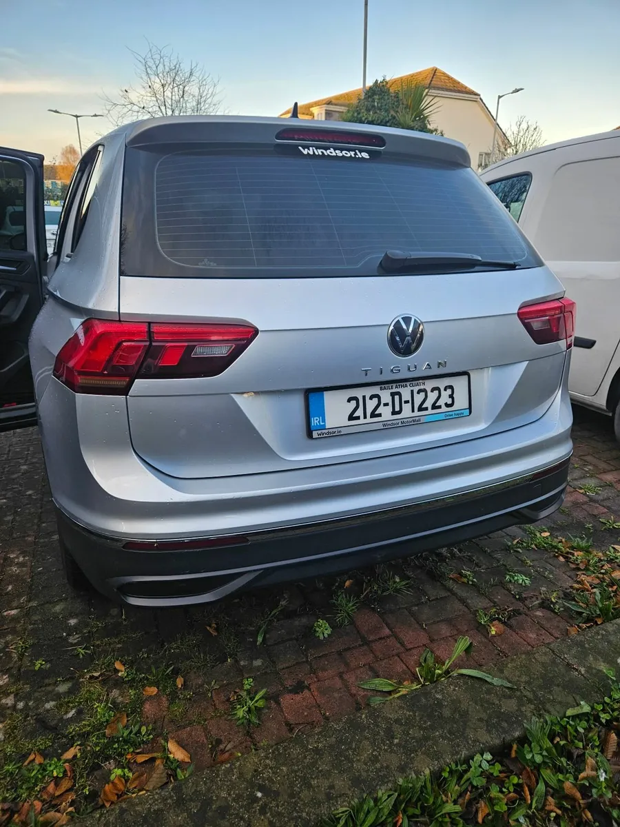 Volkswagen Tiguan 2021 - Image 2