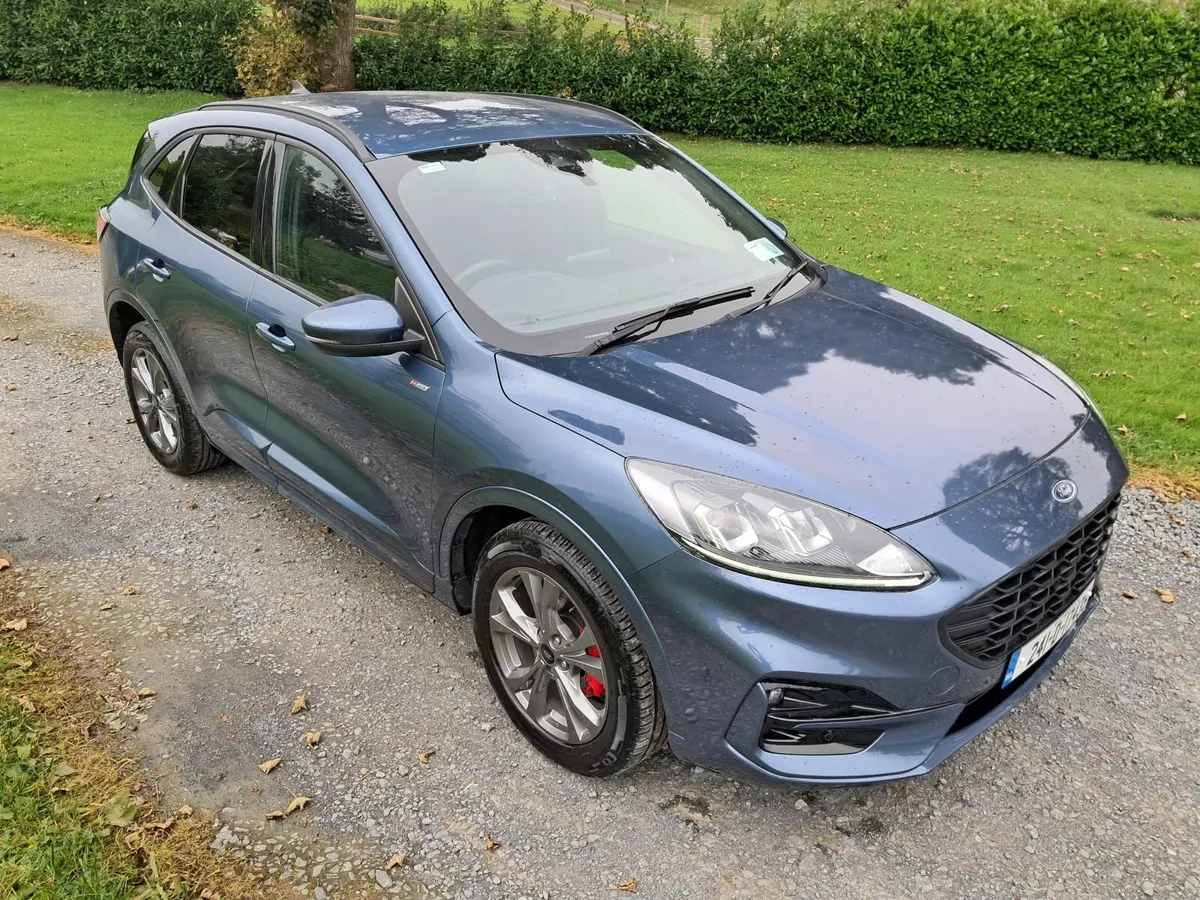 241 KUGA ST-LINE 2.5 PHEV - Image 1