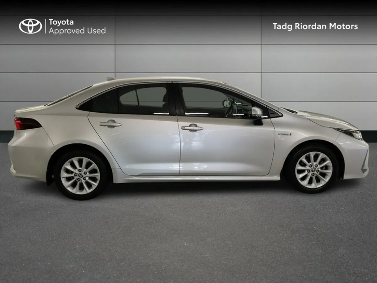 Toyota Corolla LUNA SALOON - Image 3