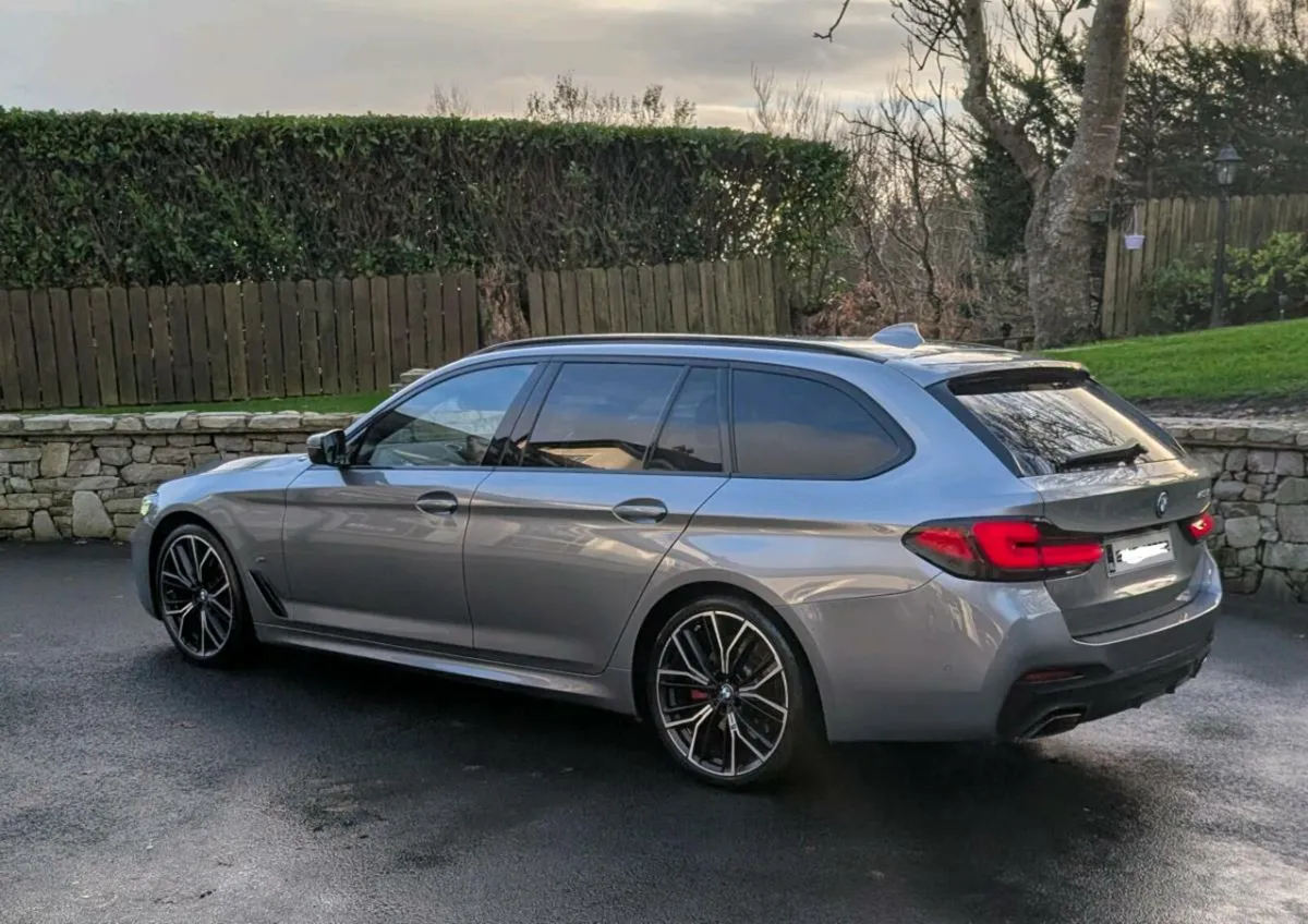 2024 520D , ONLY 15k Miles, M-SPORT-PRO-TOUR - Image 2