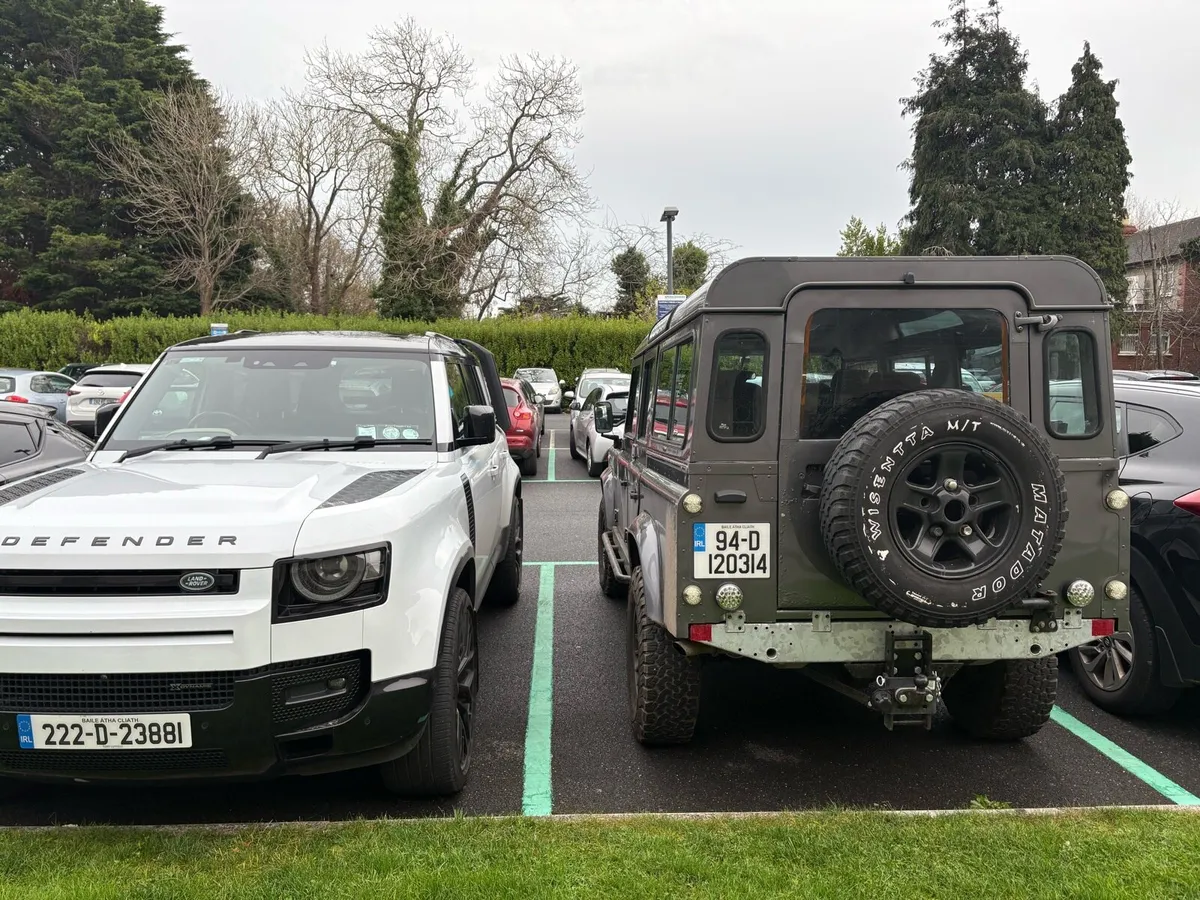 Landrover defender 110 9 seater 2 year CVRT - Image 2