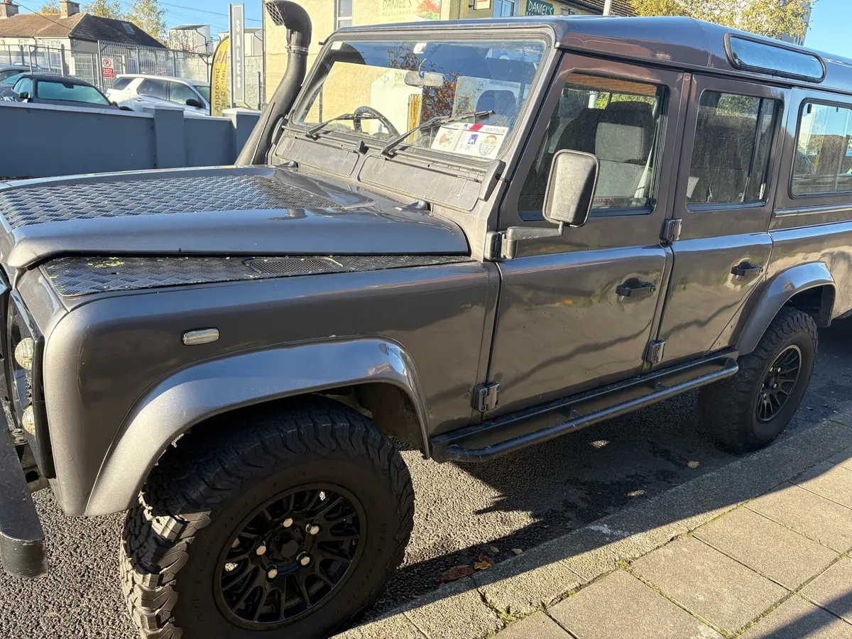 Landrover defender 110 9 seater 2 year CVRT - Image 4