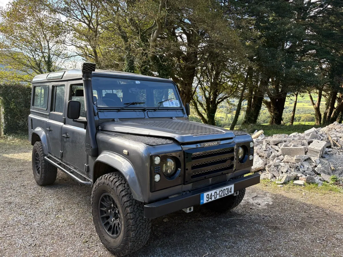 Landrover defender 110 9 seater 2 year CVRT - Image 1