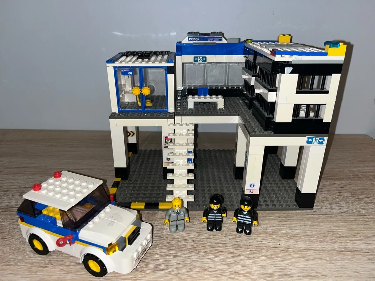 Blockz - Police and Fire - Image 1