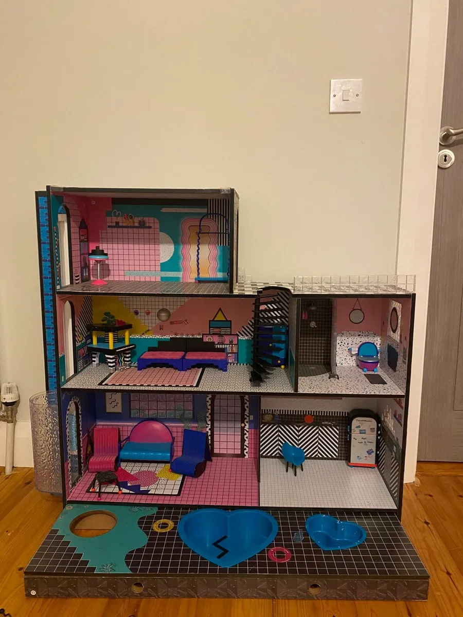 Kids doll  house,s - Image 3