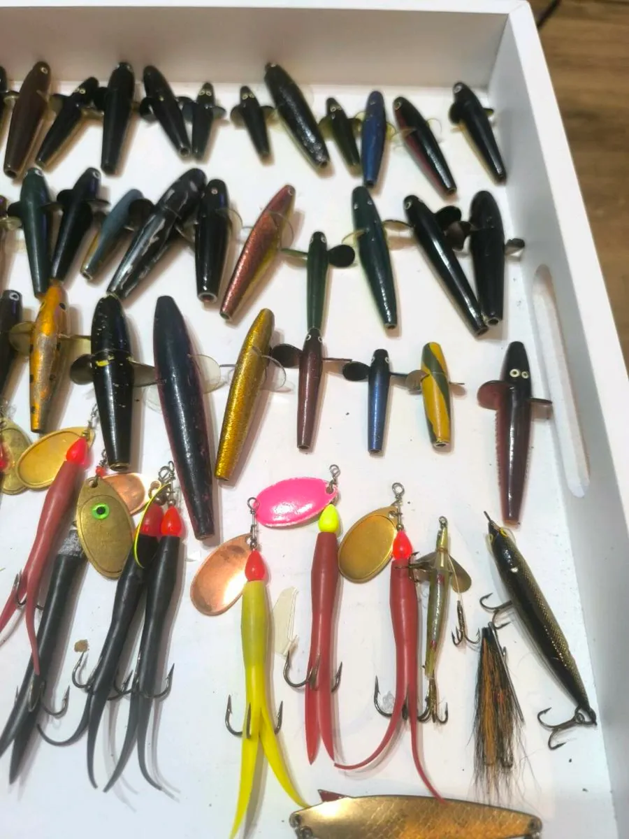 60+ vintage lures, Devon minnows, flying Cs - Image 3