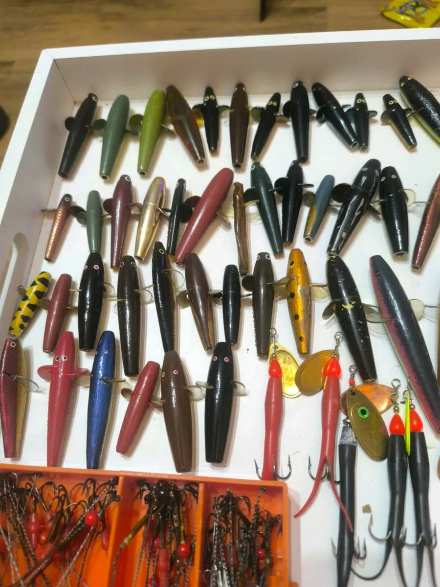 60+ vintage lures, Devon minnows, flying Cs - Image 4