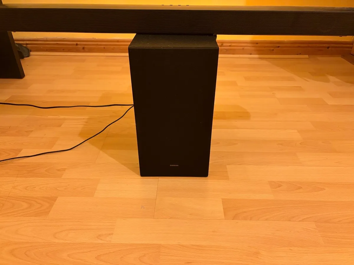 Samsung Soundbar + Subwoofer - Image 1